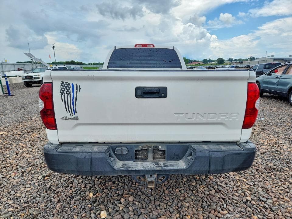 2018 TOYOTA TUNDRA SR 6