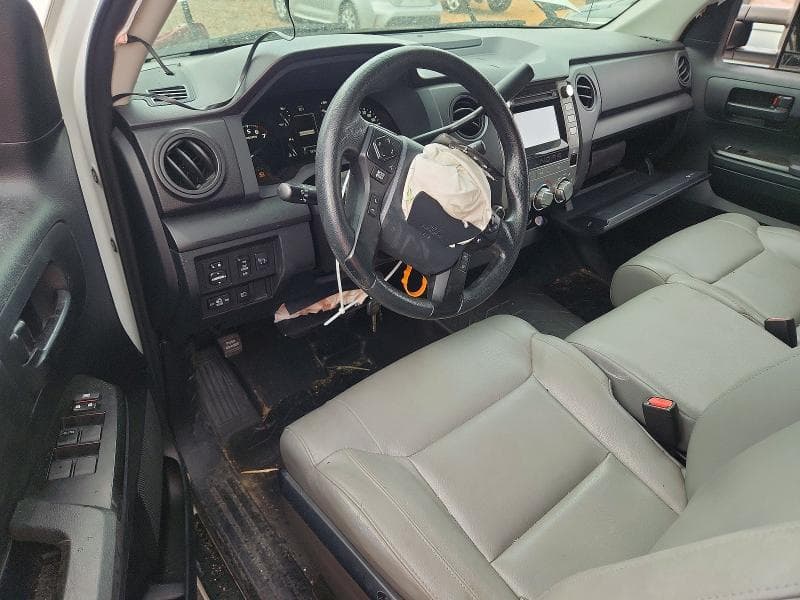 2018 TOYOTA TUNDRA SR 8