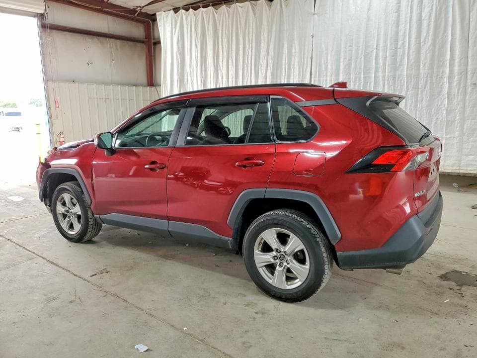 2019 TOYOTA RAV4 XLE 2