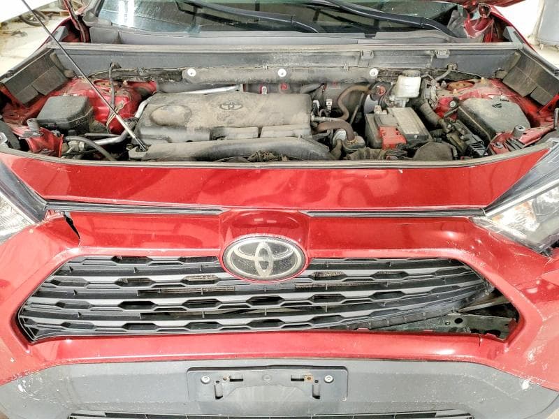 2019 TOYOTA RAV4 XLE 12