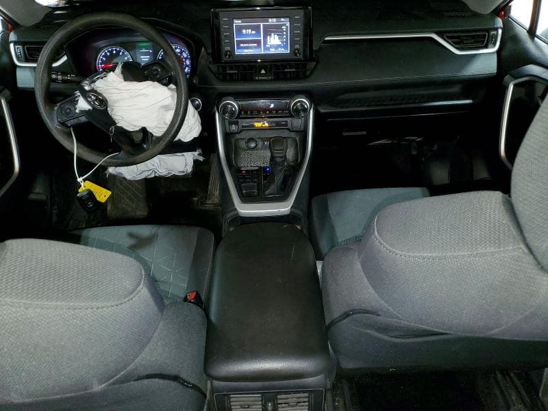 2019 TOYOTA RAV4 XLE 8