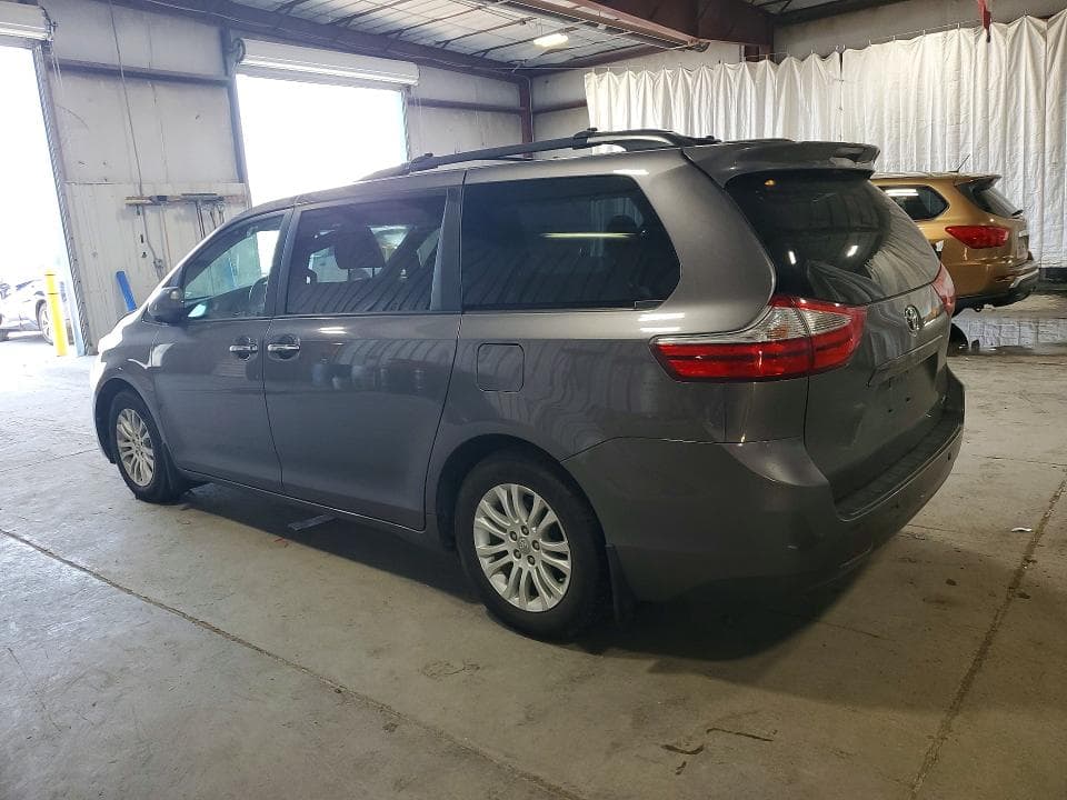 2017 TOYOTA SIENNA XLE 8-PASSENGER 2