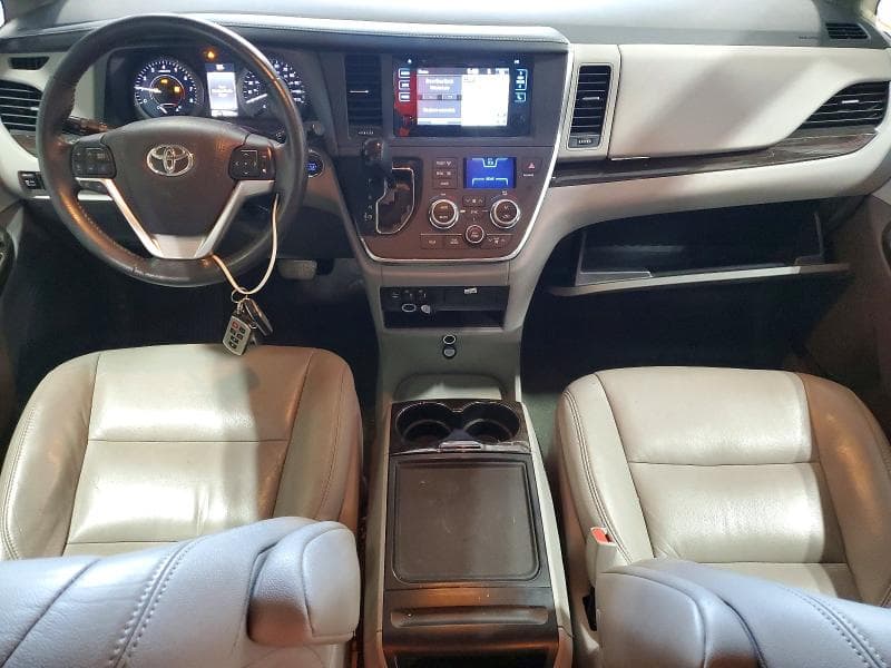 2017 TOYOTA SIENNA XLE 8-PASSENGER 8