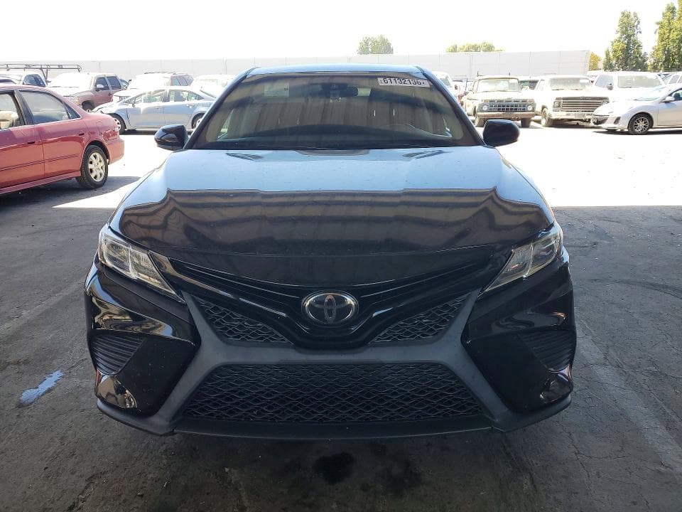 2020 TOYOTA CAMRY SE 5