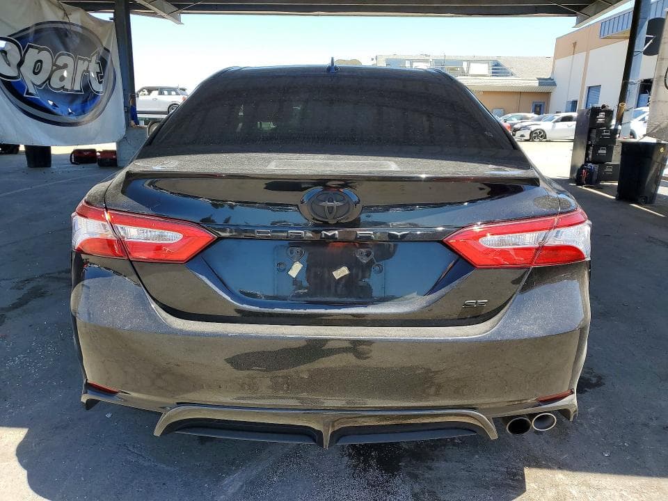 2020 TOYOTA CAMRY SE 6