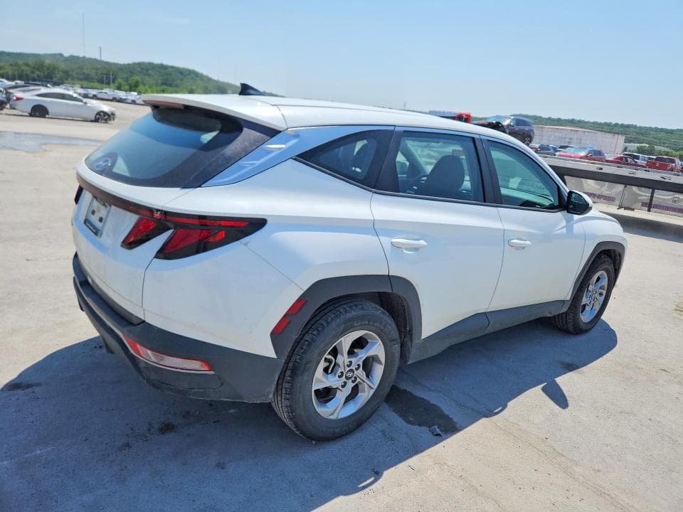 2024 HYUNDAI TUCSON SE 3
