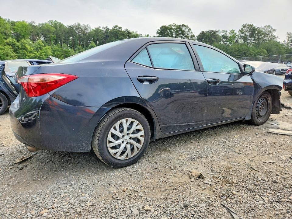 2017 TOYOTA COROLLA LE 3