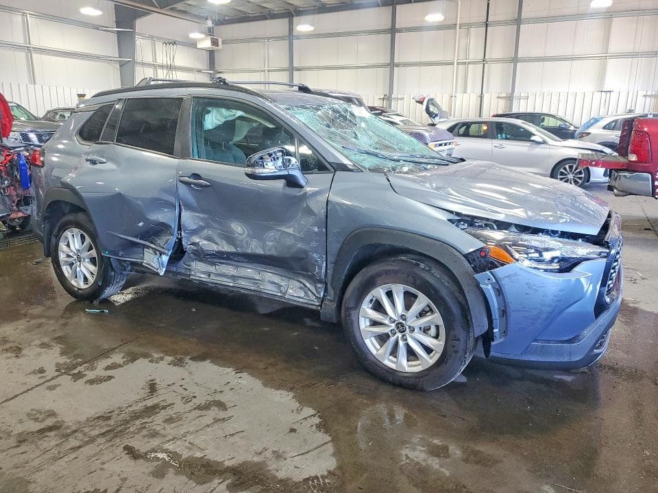 2024 TOYOTA COROLLA CROSS LE 4