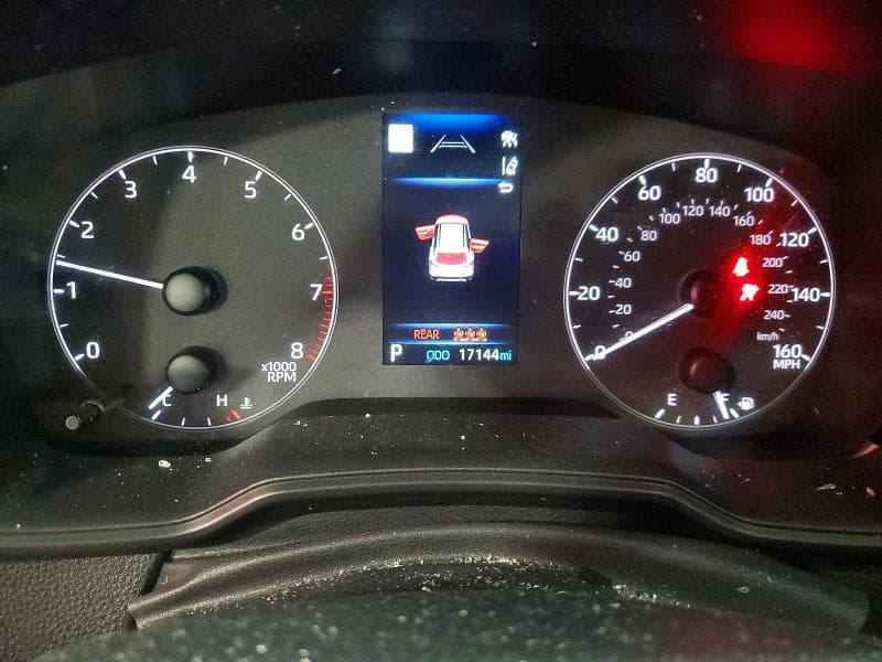 2024 TOYOTA COROLLA CROSS LE 9