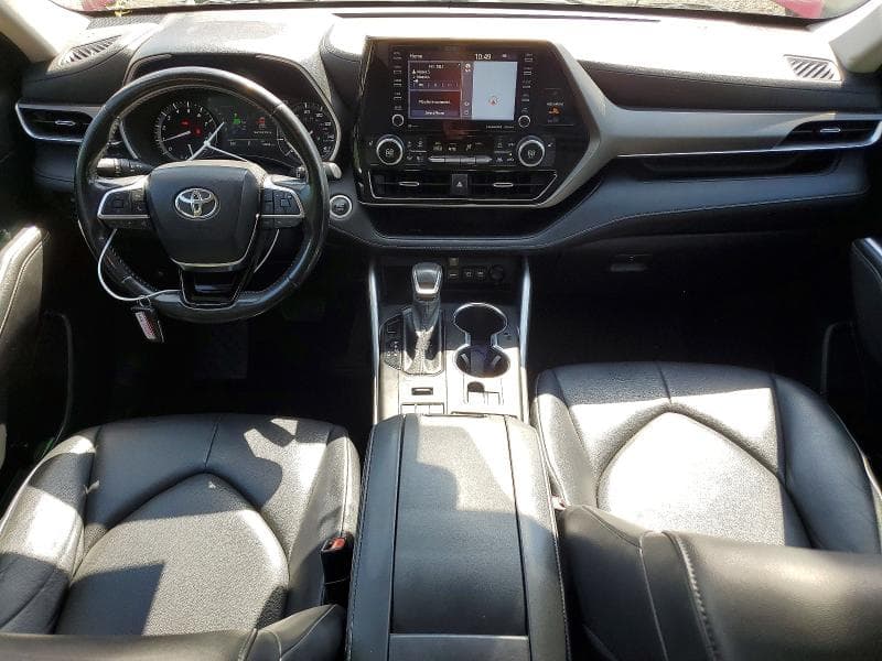 2020 TOYOTA HIGHLANDER XLE 8