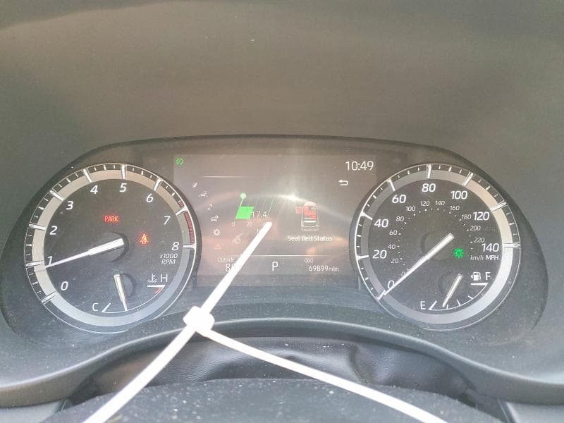 2020 TOYOTA HIGHLANDER XLE 9