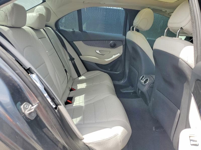 2017 MERCEDES-BENZ C 300 10