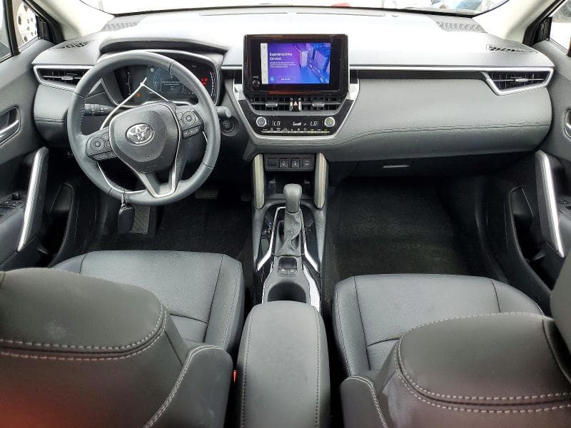 2024 TOYOTA COROLLA CROSS XLE XLE 8