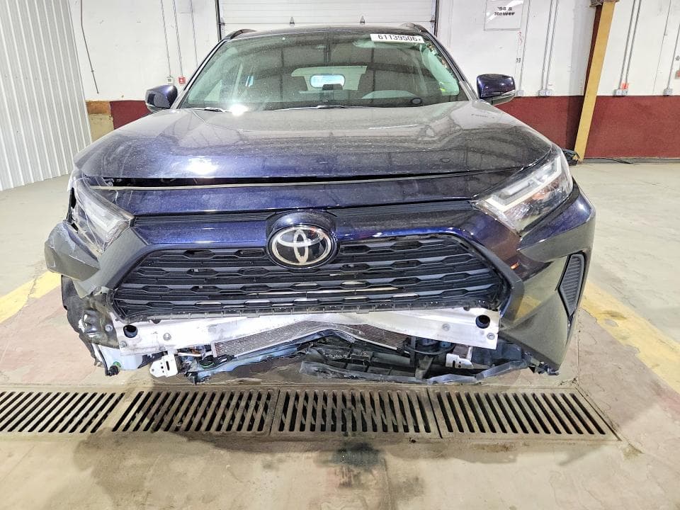 2022 TOYOTA RAV4 XLE 5