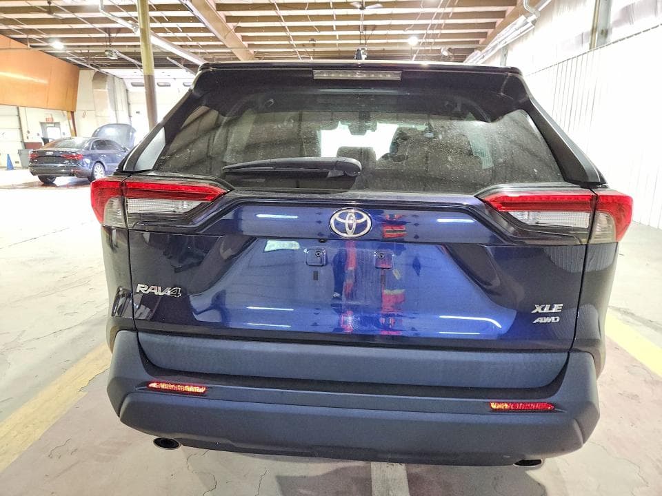 2022 TOYOTA RAV4 XLE 6