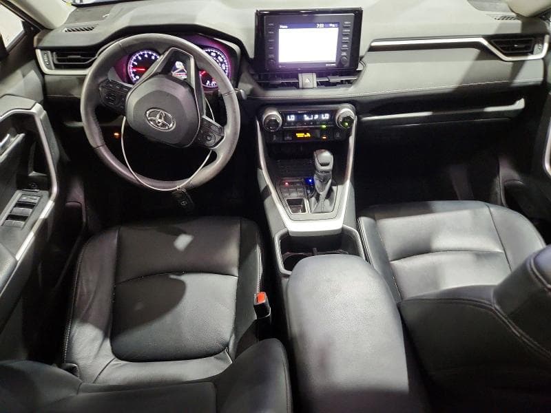 2022 TOYOTA RAV4 XLE 8
