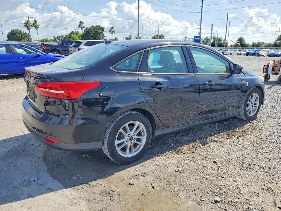 2017 FORD FOCUS SE 3