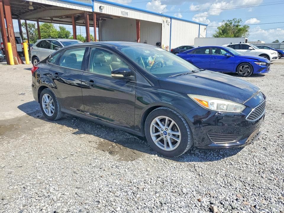2017 FORD FOCUS SE 4