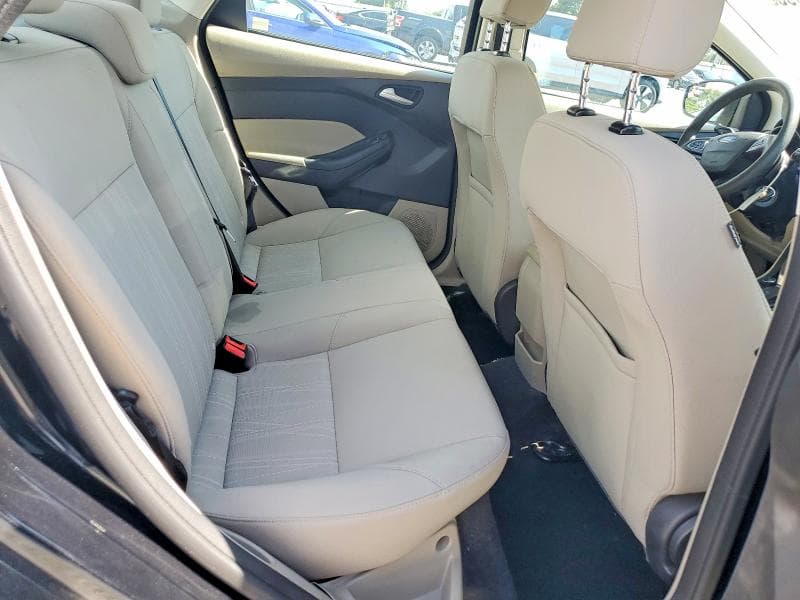 2017 FORD FOCUS SE 10