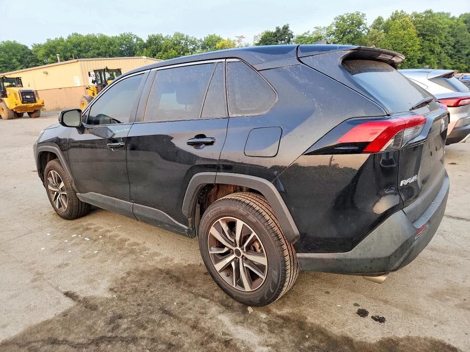 2022 TOYOTA RAV4 LE 2
