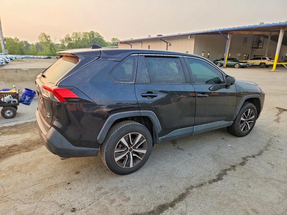 2022 TOYOTA RAV4 LE 3