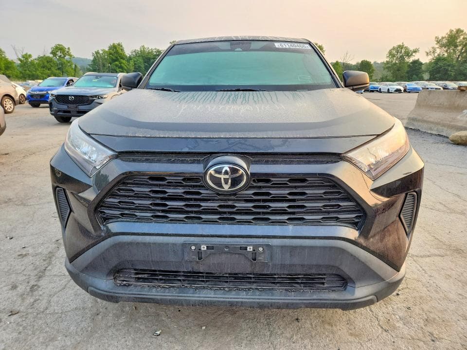 2022 TOYOTA RAV4 LE 5