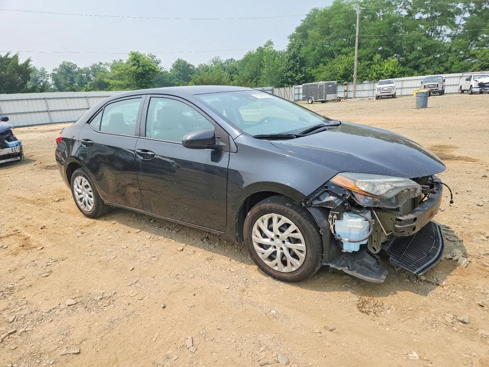 2017 TOYOTA COROLLA LE 4