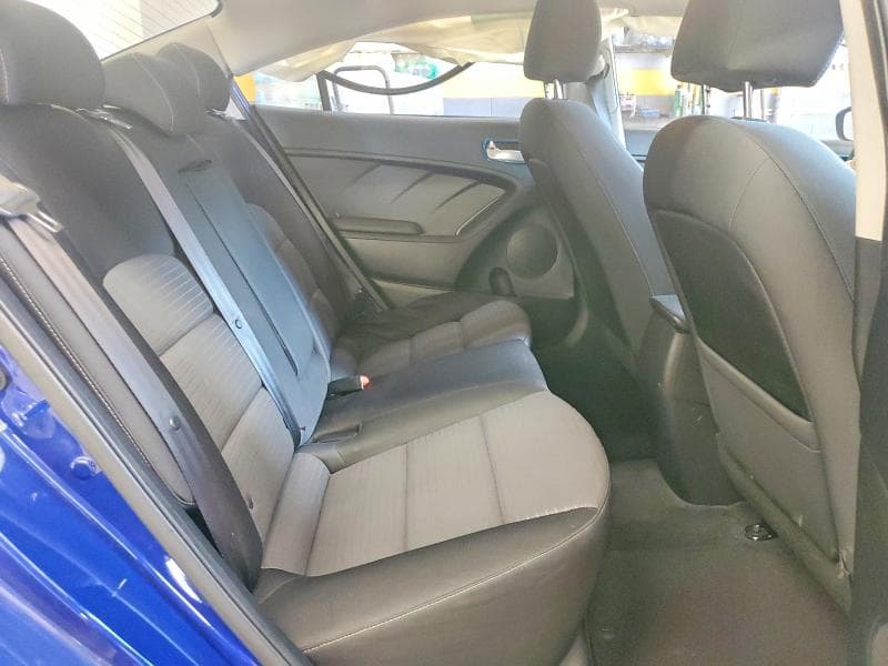 2017 KIA FORTE LX 10