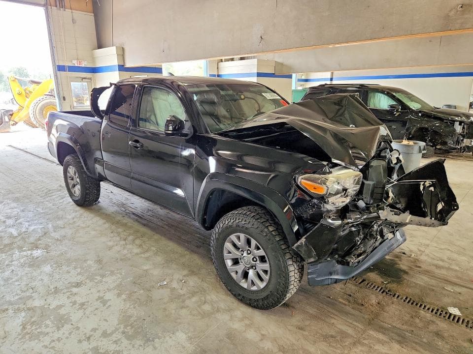 2017 TOYOTA TACOMA SR5 4