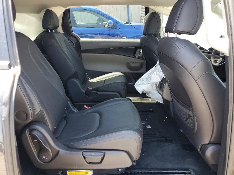 2026 KIA CARNIVAL LXS 11