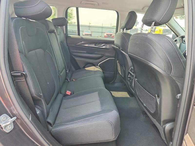 2022 JEEP GRAND CHEROKEE LAREDO 11