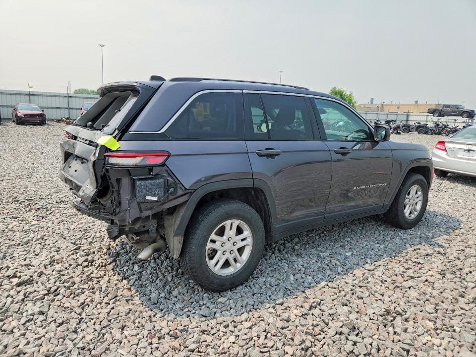 2022 JEEP GRAND CHEROKEE LAREDO 3