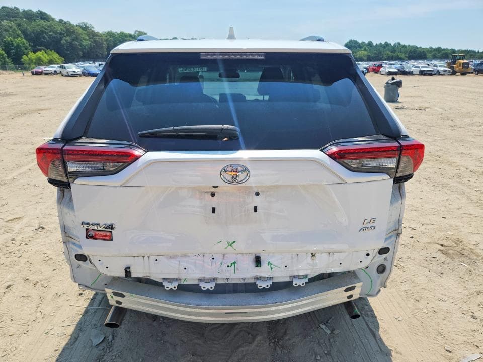 2020 TOYOTA RAV4 LE LE 6