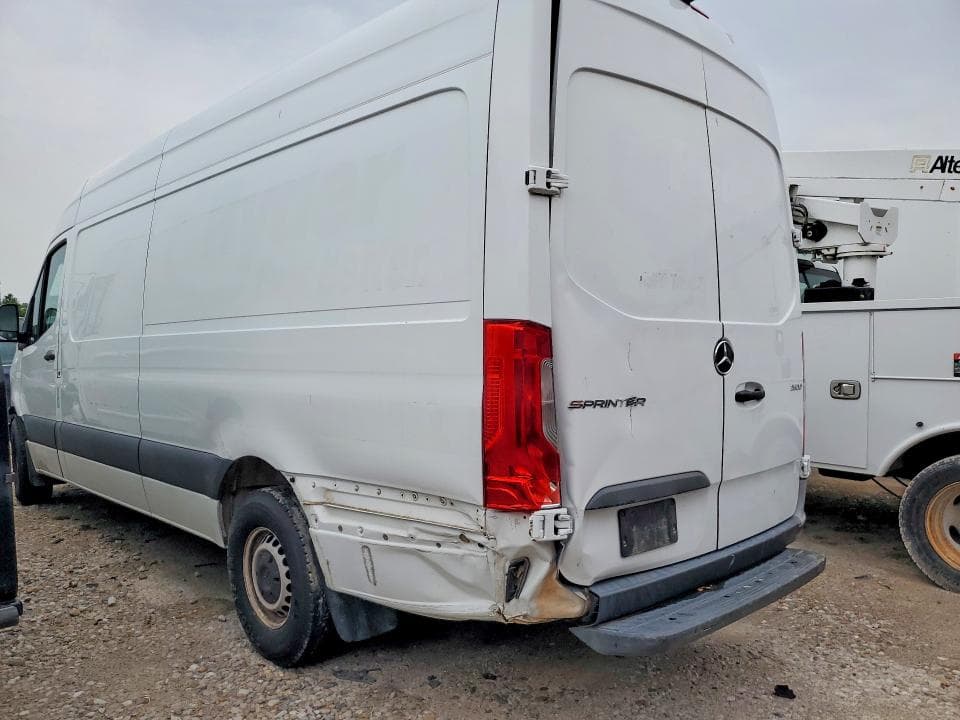 2022 MERCEDES-BENZ SPRINTER 2500 DELIVERY VAN 2