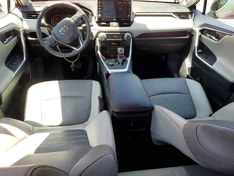 2022 TOYOTA RAV4 LIMITED 8