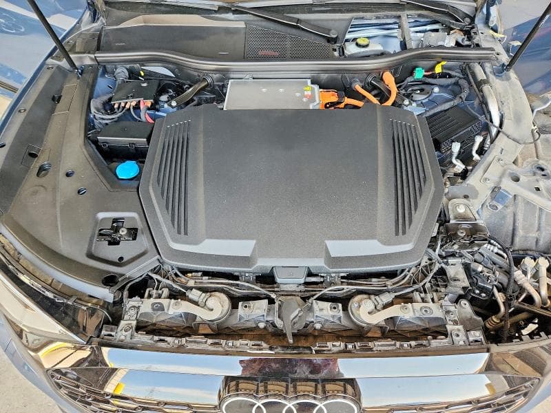 2024 AUDI Q8 E-TRON PREMIUM PLUS 12
