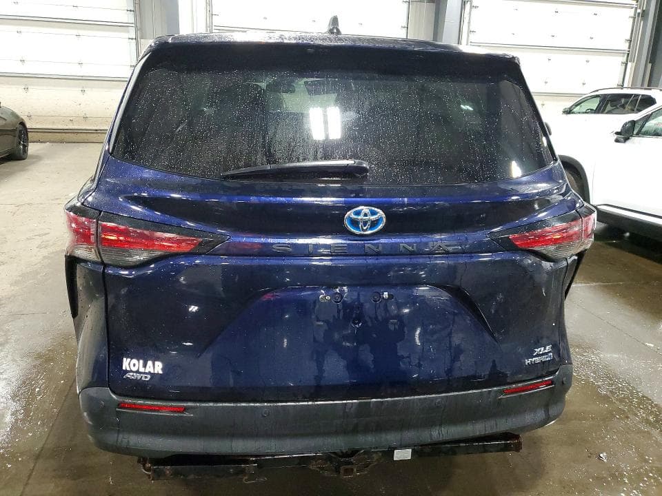 2021 TOYOTA SIENNA XLE 6