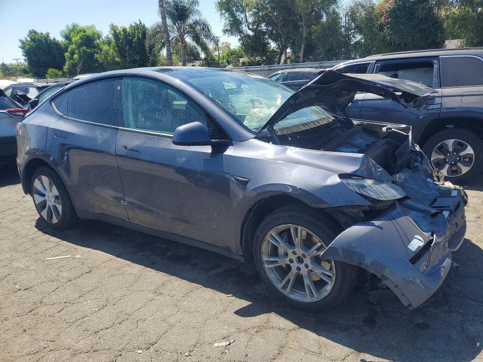 2023 TESLA MODEL Y 4