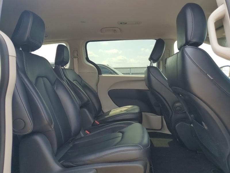 2024 CHRYSLER PACIFICA HYBRID SELECT 11