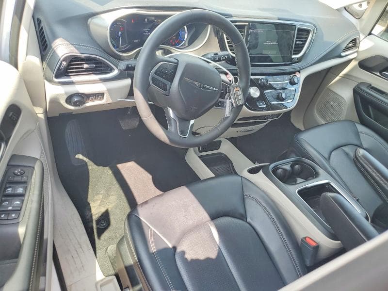 2024 CHRYSLER PACIFICA HYBRID SELECT 8