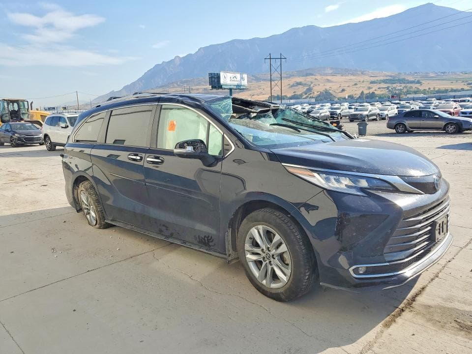 2022 TOYOTA SIENNA LIMITED 7-PASSENGER 4