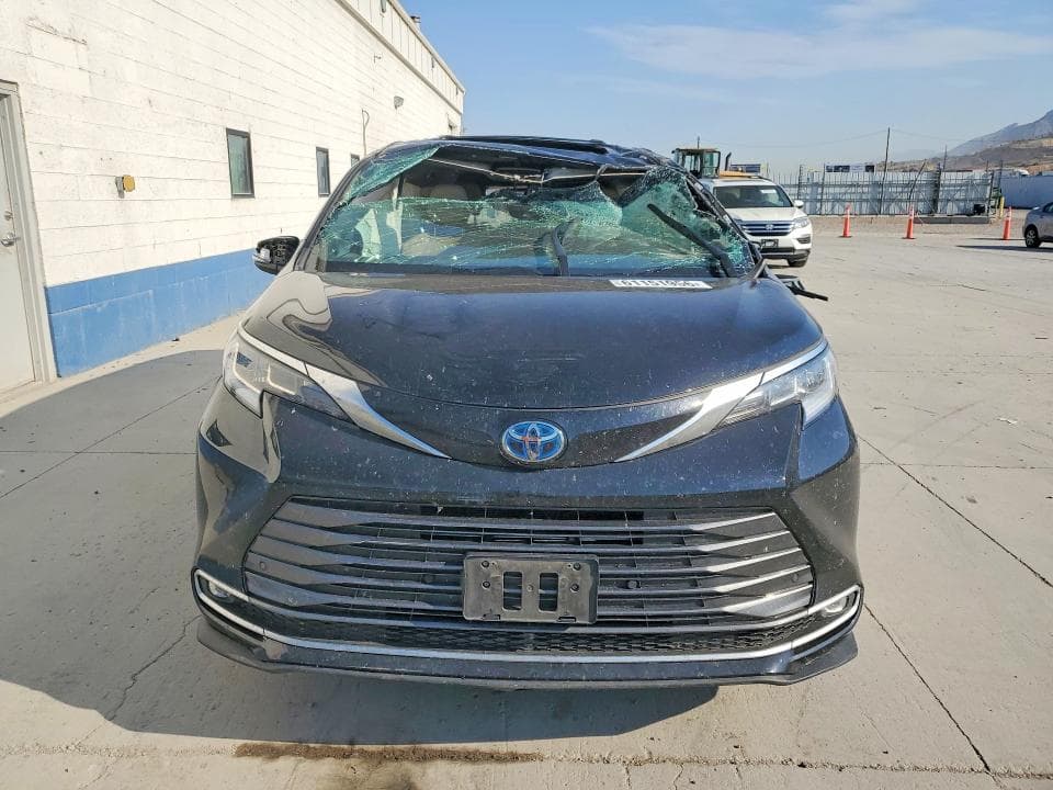 2022 TOYOTA SIENNA LIMITED 7-PASSENGER 5