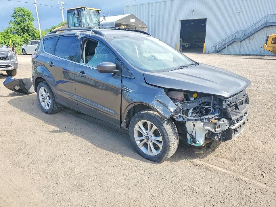 2017 FORD ESCAPE SE 4