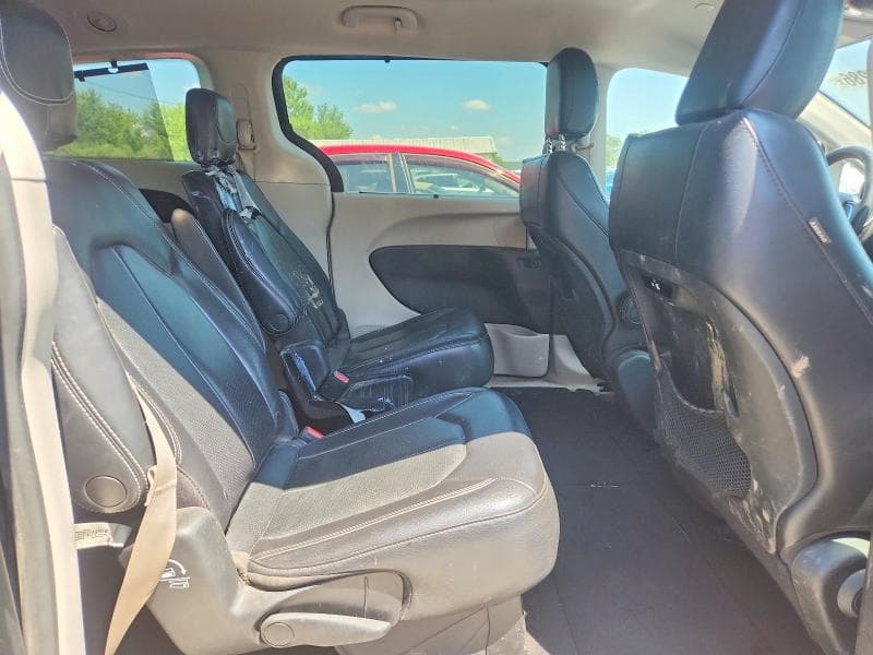 2022 CHRYSLER PACIFICA TOURING L 11