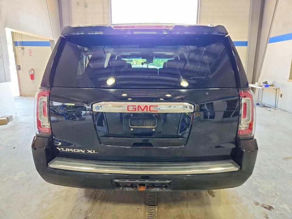 2017 GMC YUKON XL DENALI 6
