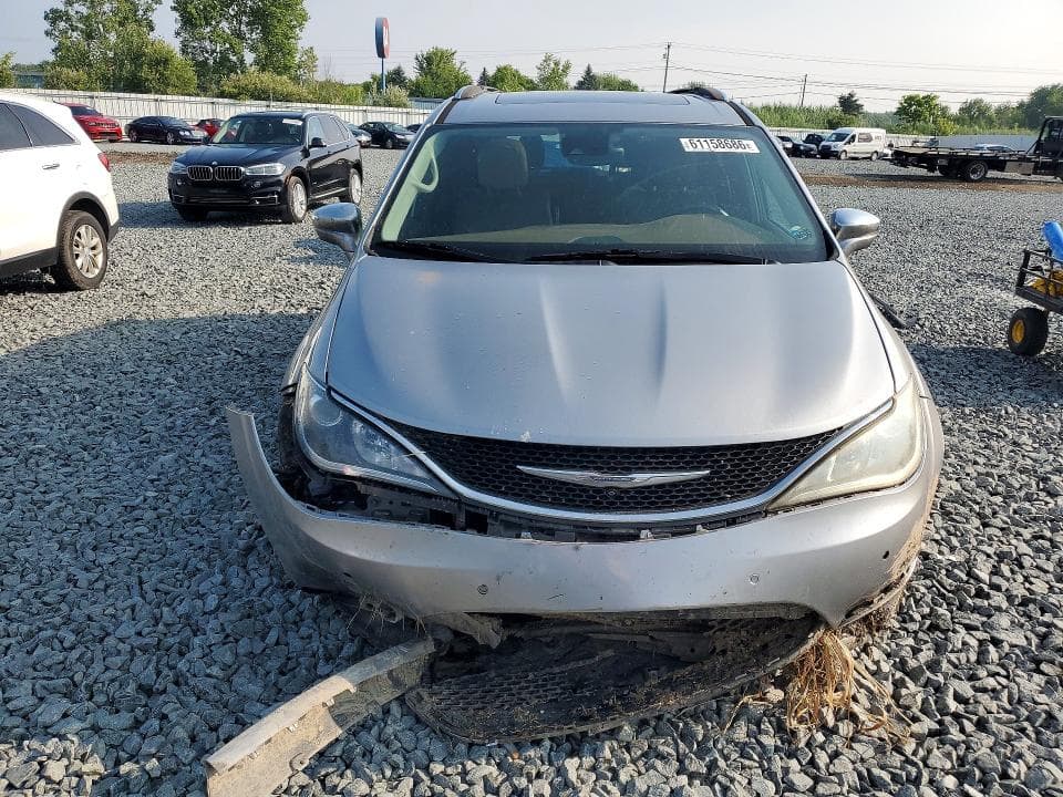 2017 CHRYSLER PACIFICA LIMITED 5
