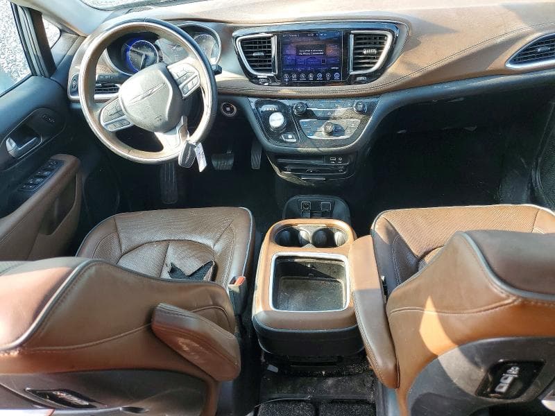 2017 CHRYSLER PACIFICA LIMITED 8