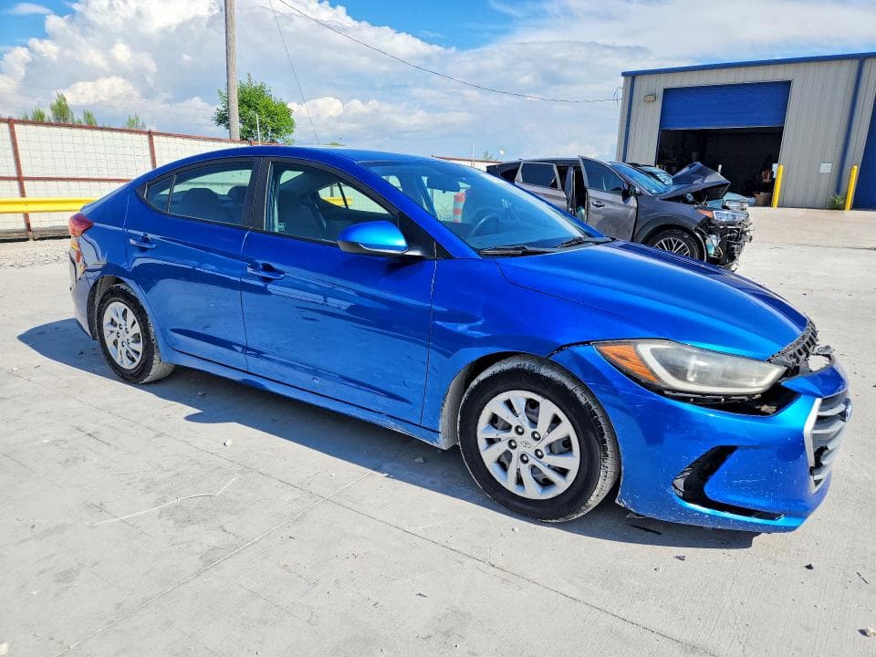 2017 HYUNDAI ELANTRA SE 4