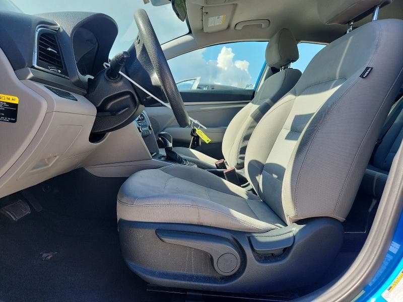 2017 HYUNDAI ELANTRA SE 7