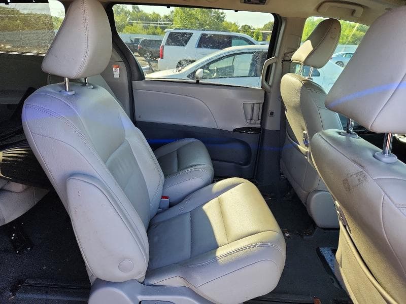 2019 TOYOTA SIENNA XLE 7-PASSENGER XLE 7-PASSENGER 11